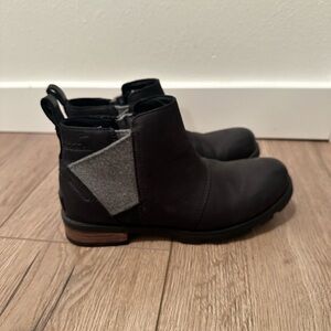 Sorel Women's Black and Gray Emilie Boots